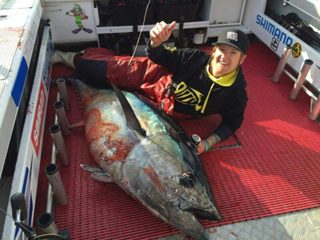 ANGLER: Wade Wheeler SPECIES: Southern Bluefin Tuna  WEIGHT: 100kg. LURE: JB Lures 8" Little Dingo.